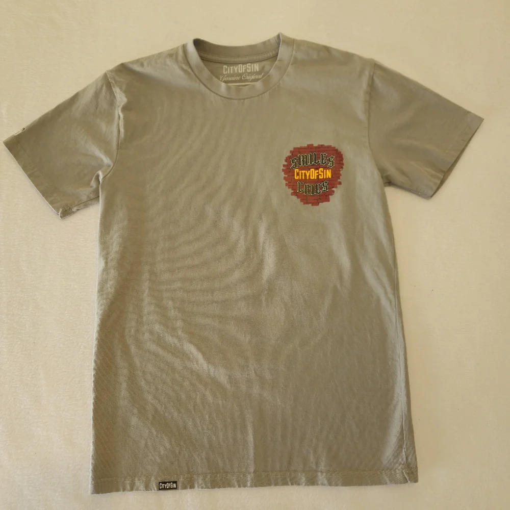 City Of Sin Gray Graphic Tee with Cartoon Design Size S